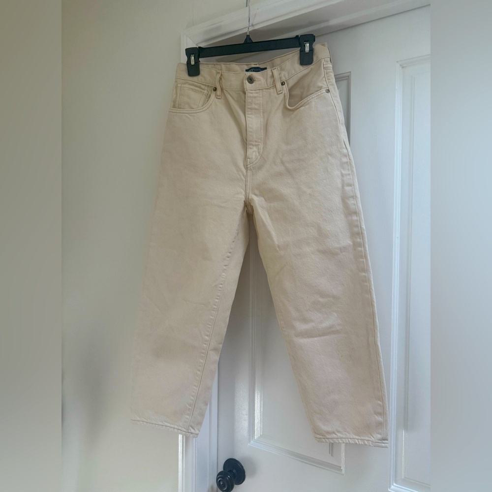 Levi’s Made and Crafted Barrel Crop Jeans in Cream